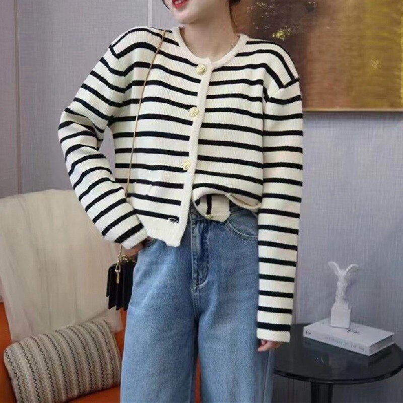 2023 Autumn/Winter New Sweet Short Contrast Stripe Soft Glutinous Knitwear Coat Top Women's Sweater Cardigan