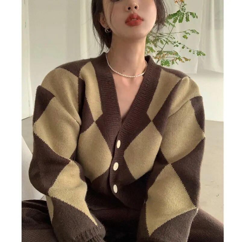 2023 Autumn/Winter Short Coat New Retro V-neck Contrast Knitted Sweater Cardigan