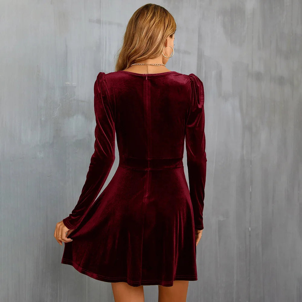 2024 Autumn and Winter V-neck A-pendulum Long-sleeved Velvet Short Dress