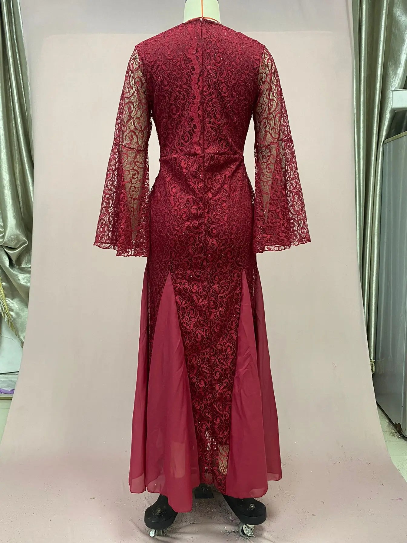 2024 Lace Long Sleeves V-neck Formal Evening Dresss