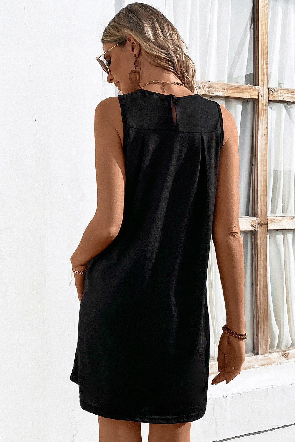 Black Patchwork Pleated Sleeveless Mini Dress