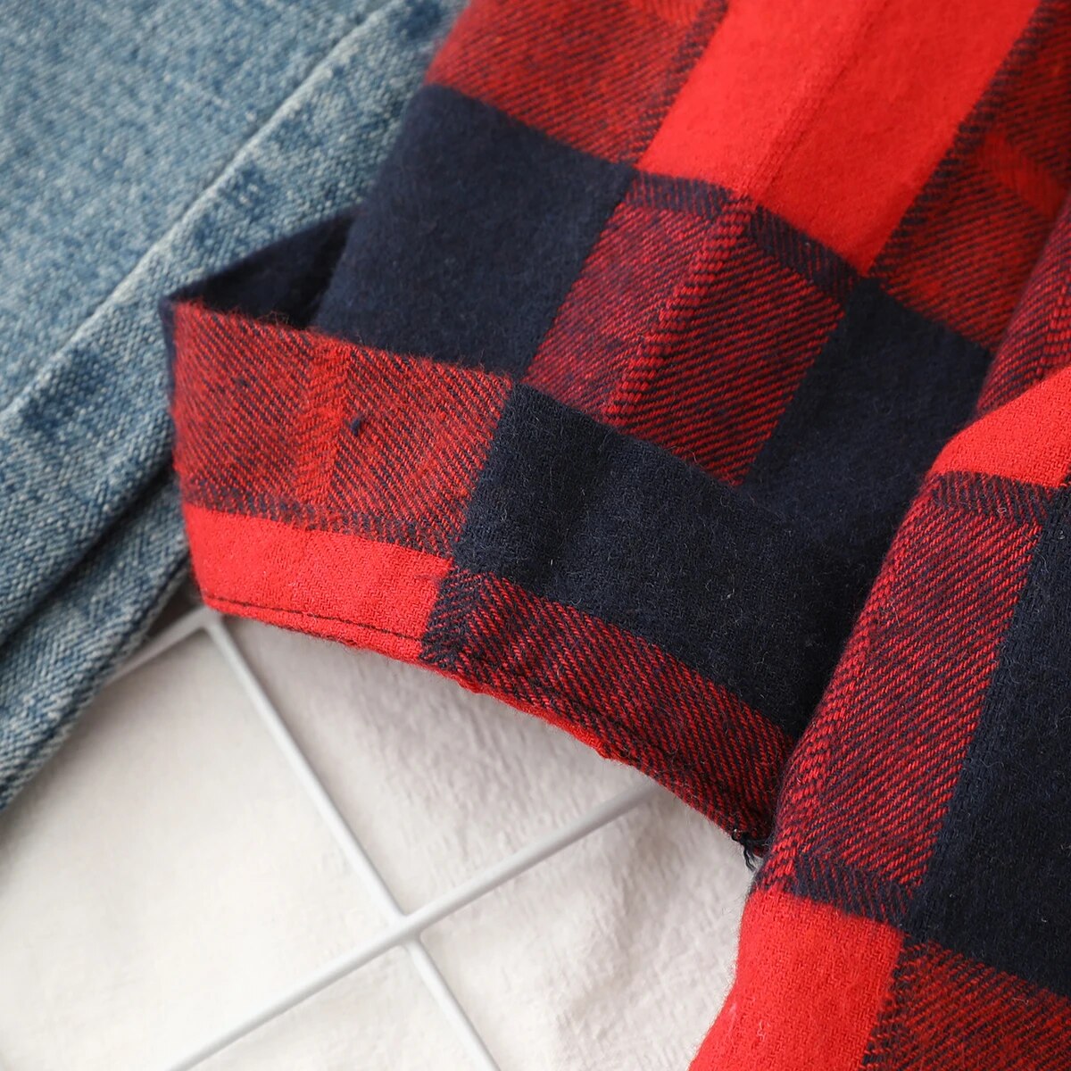 Classic Medium Length Long Sleeves Red Blue Plaid Shirt