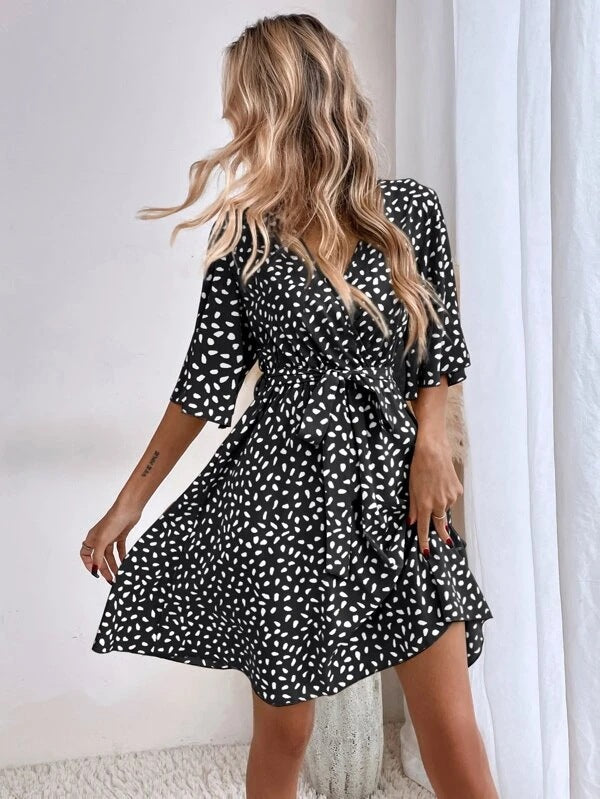 2023 Casual V-neck Short-sleeved Short Dress