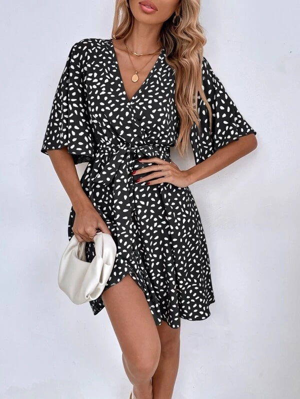 2023 Casual V-neck Short-sleeved Short Dress